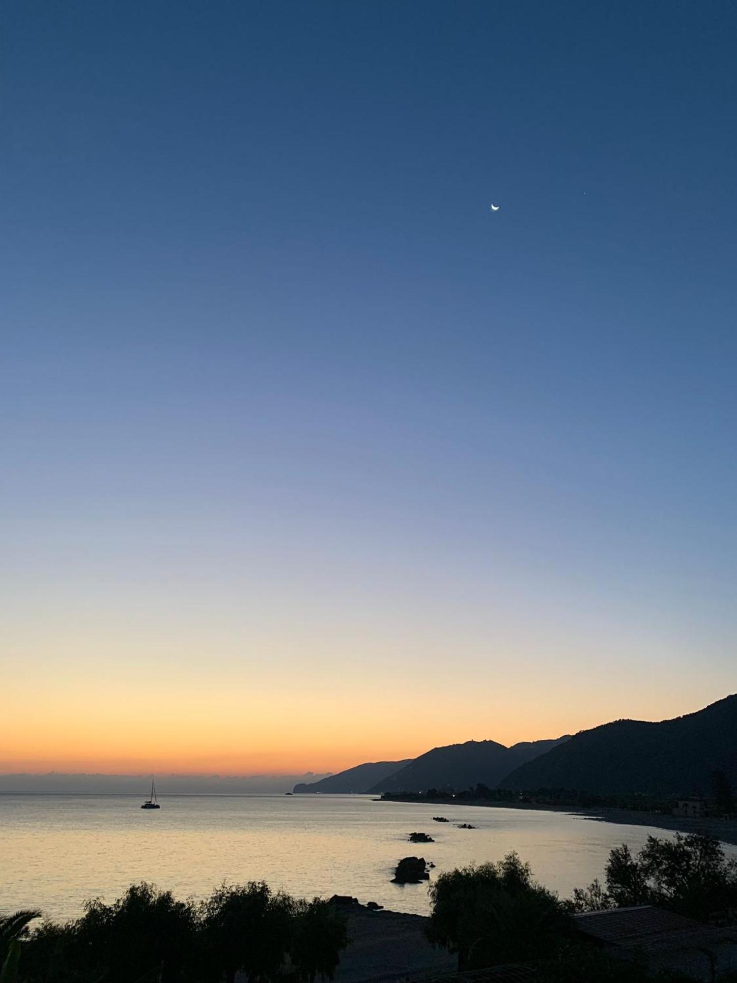 Testa Di Monaco Natural Beach Capo dʼOrlando Kültér fotó